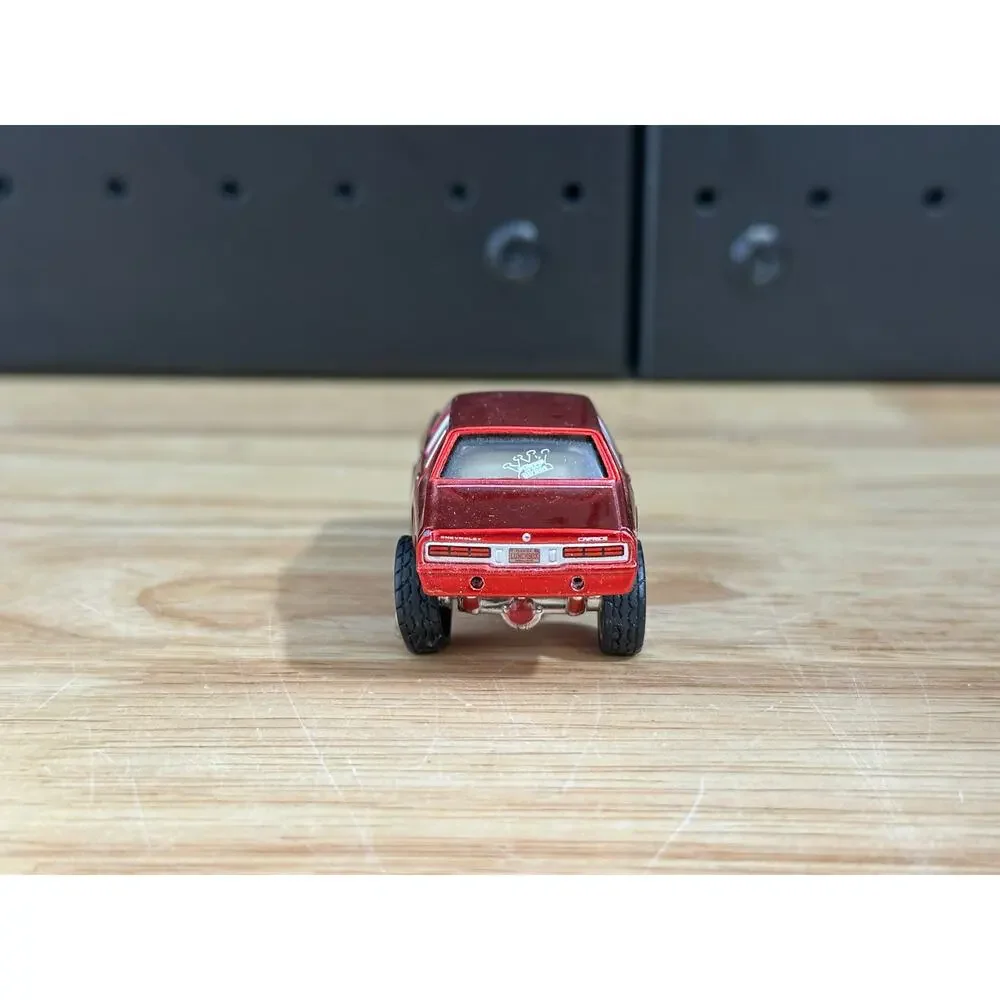 Maisto King of the Street ‘87 Chevrolet Caprice Supreme Red Metallic